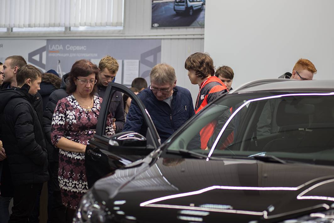 В Шарье прошла презентация нового автомобиля LADA XRAY Cross